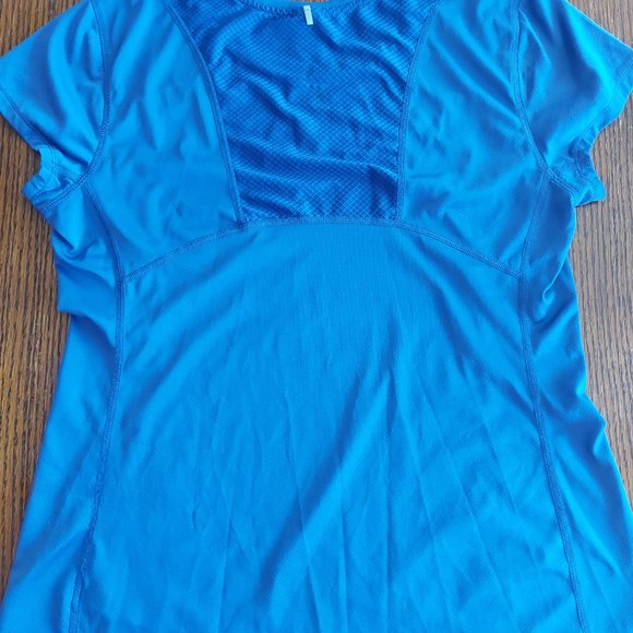 Old Navy Active Top - Picture 3 of 4